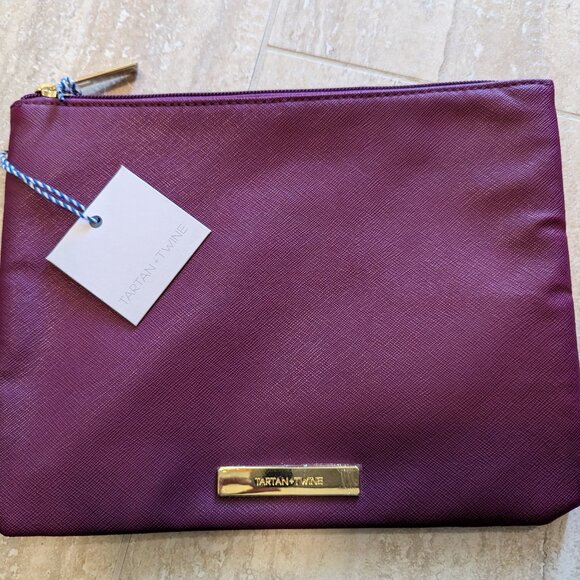 Tartan + Twine Cosmetic Makeup Travel Bag Case Purple Faux Leather Medium NWT - Picture 1 of 1